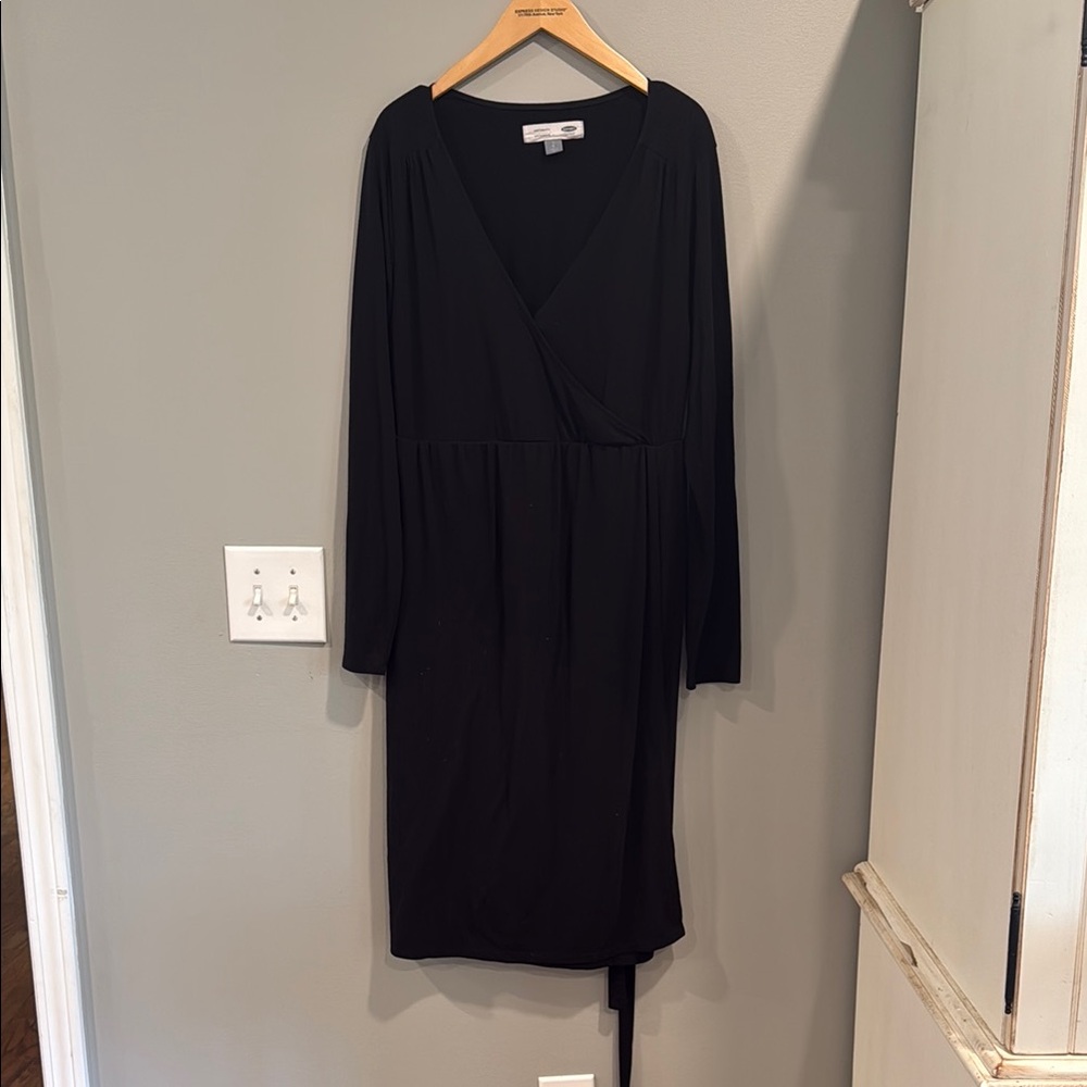 Old Navy Black Long Sleeve Sheath Dress